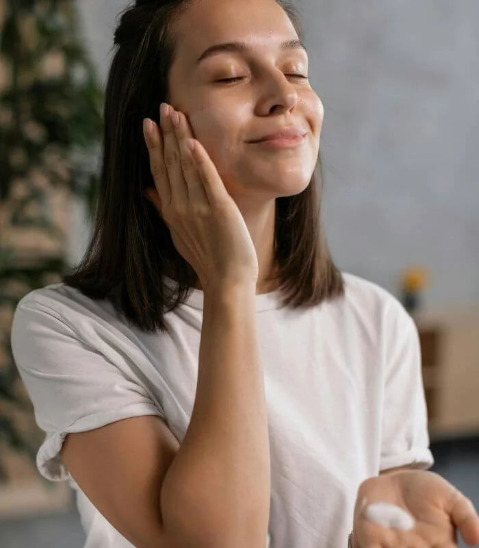 Untitled design (15) (1) Lifting Day & Night Cream - Image 3